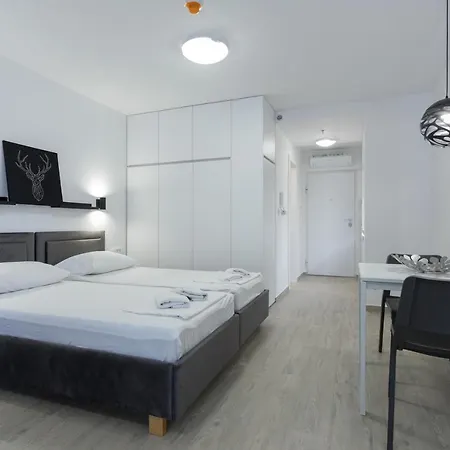 Maria 1 And 2 With Parking Space In The Garage Apartament