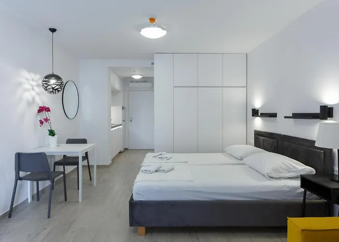 Maria 1 And 2 With Parking Space In The Garage Apartman *