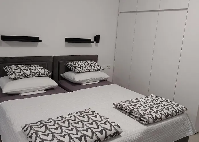 Maria 1 And 2 With Parking Space In The Garage דירה *